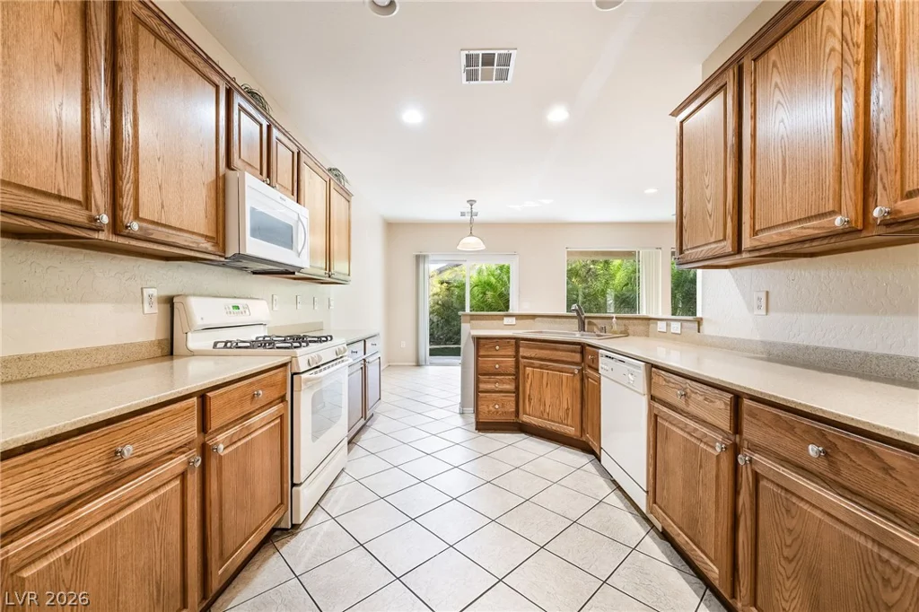 2570 Cosmic Dust, Henderson, NV 89044
