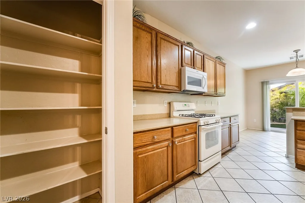 2570 Cosmic Dust, Henderson, NV 89044