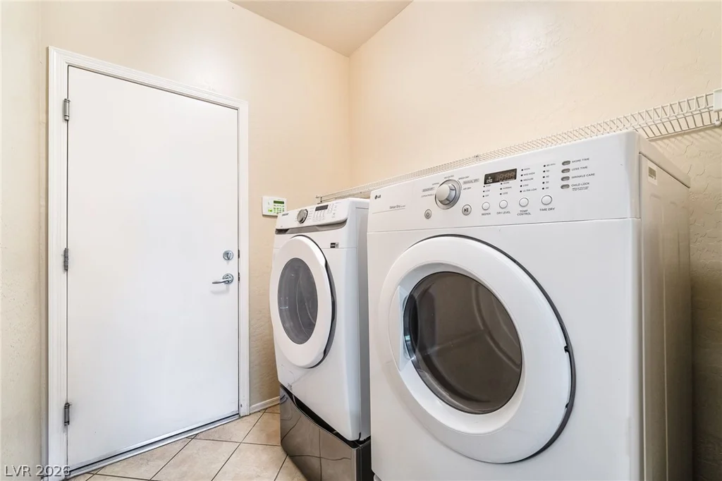 2570 Cosmic Dust, Henderson, NV 89044