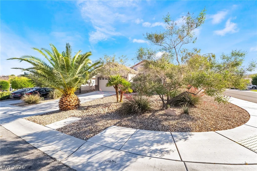 2570 Cosmic Dust, Henderson, NV 89044