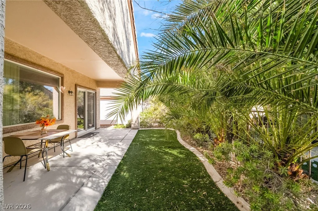 2570 Cosmic Dust, Henderson, NV 89044