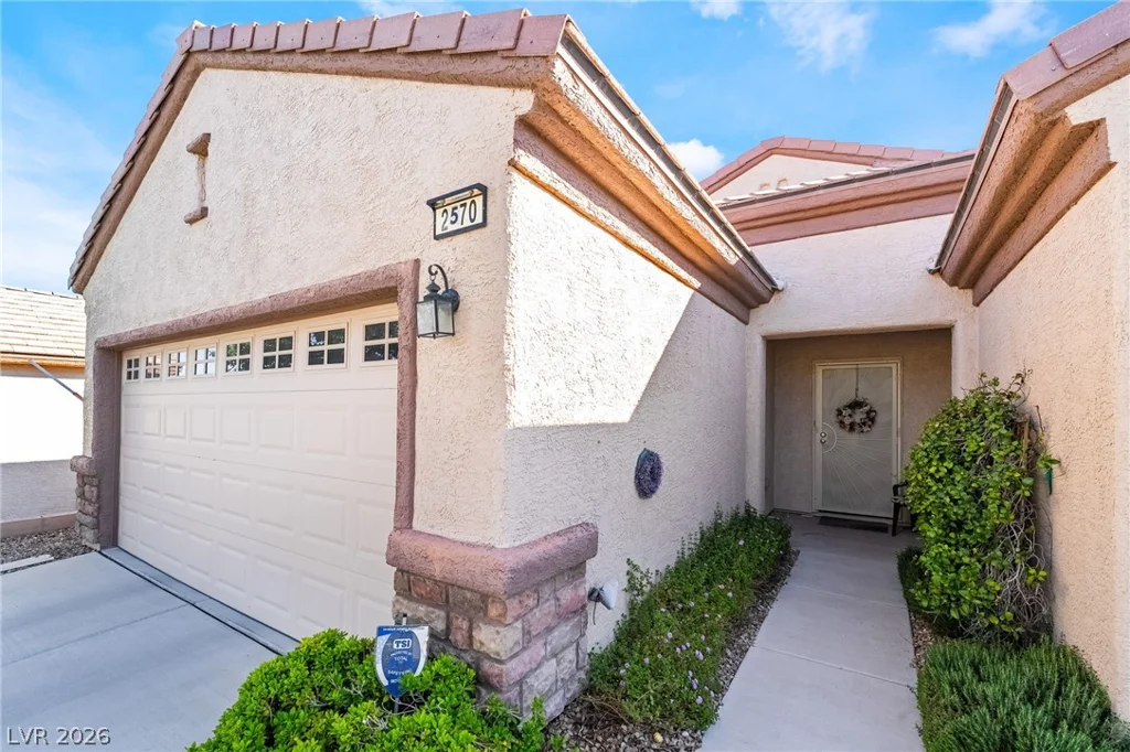 2570 Cosmic Dust, Henderson, NV 89044
