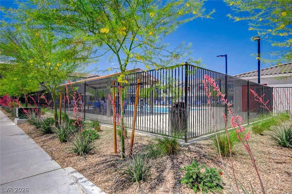 7320 Decatur, Las Vegas, NV 89131