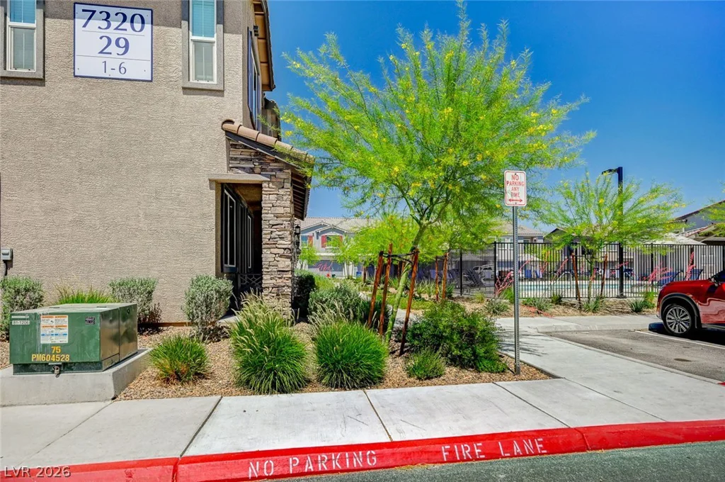 7320 Decatur, Las Vegas, NV 89131
