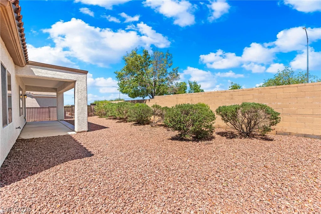 2250 Sandstone Cliffs, Henderson, NV 89044