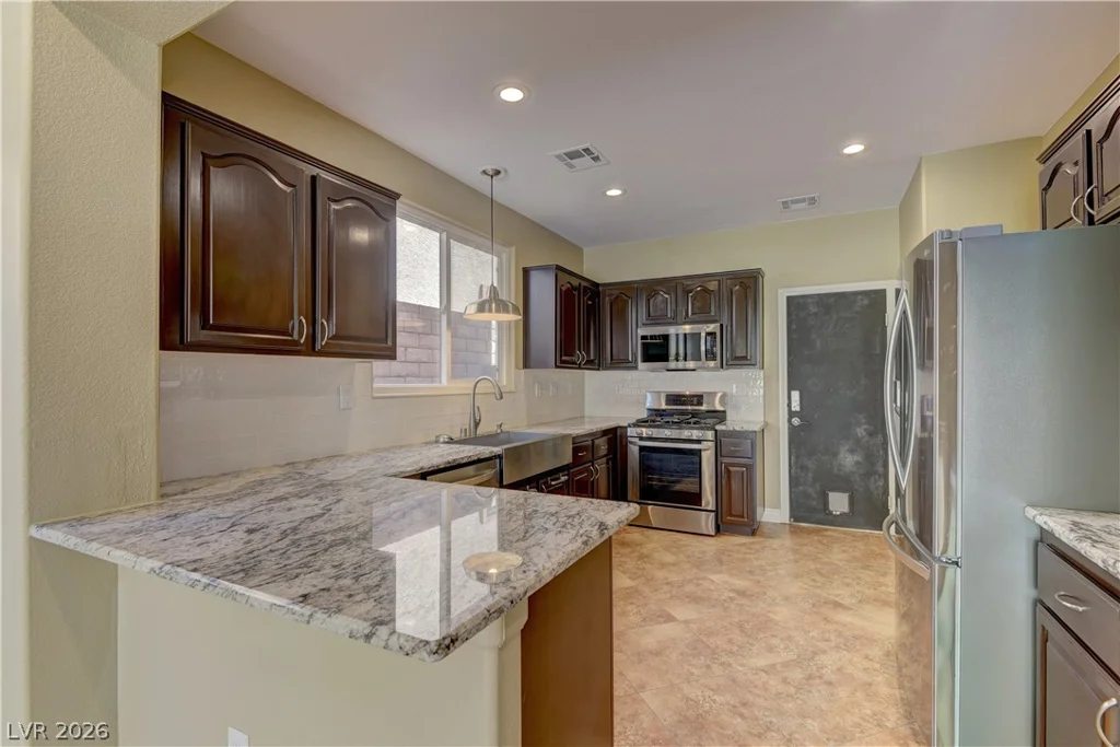 561 Ivy Spring, Las Vegas, NV 89138