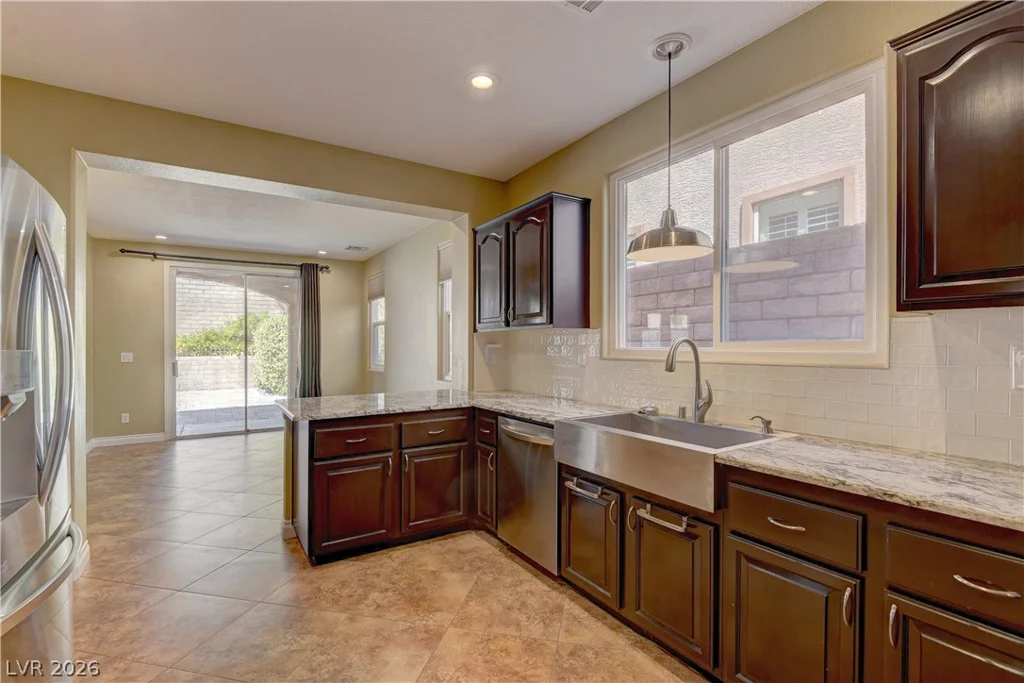 561 Ivy Spring, Las Vegas, NV 89138