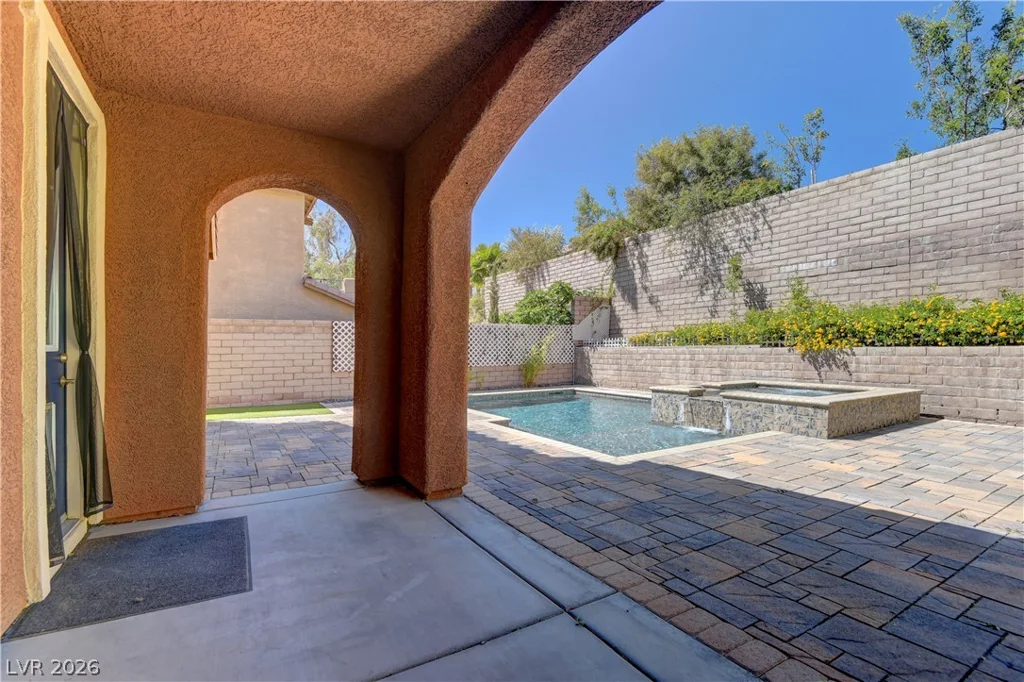 561 Ivy Spring, Las Vegas, NV 89138