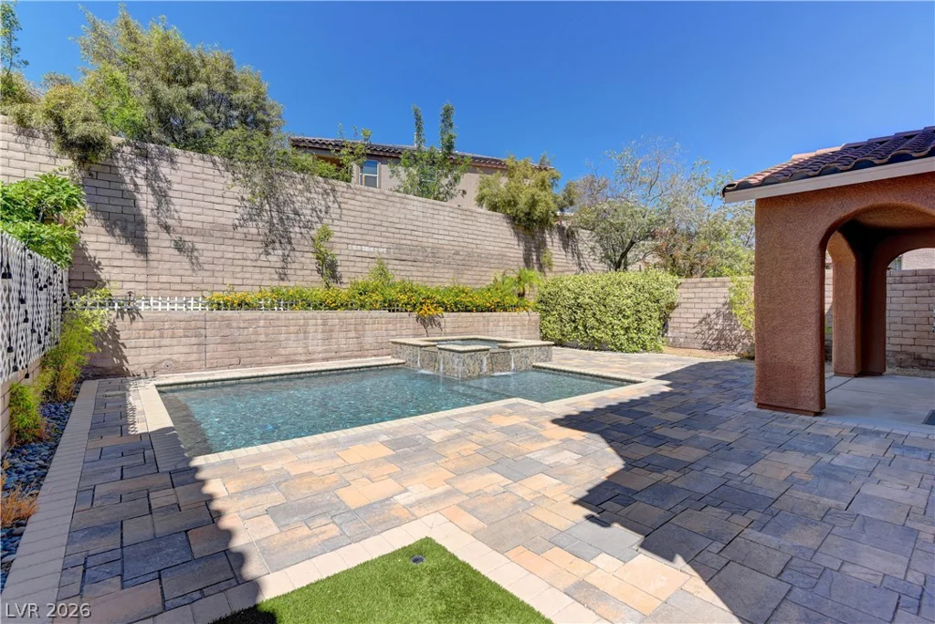561 Ivy Spring, Las Vegas, NV 89138