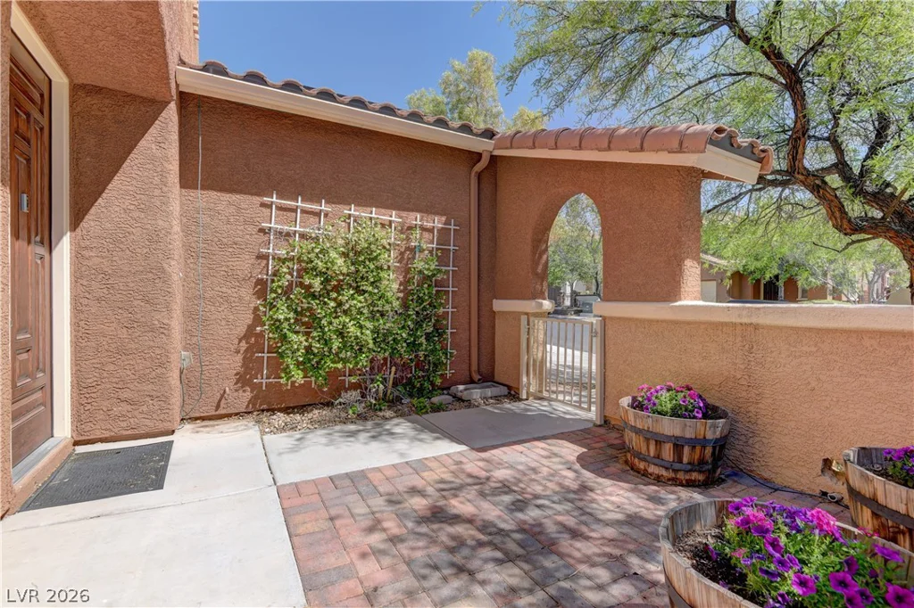 561 Ivy Spring, Las Vegas, NV 89138