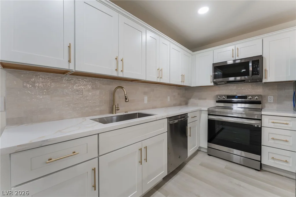 929 Sulphur Springs, Las Vegas, NV 89128