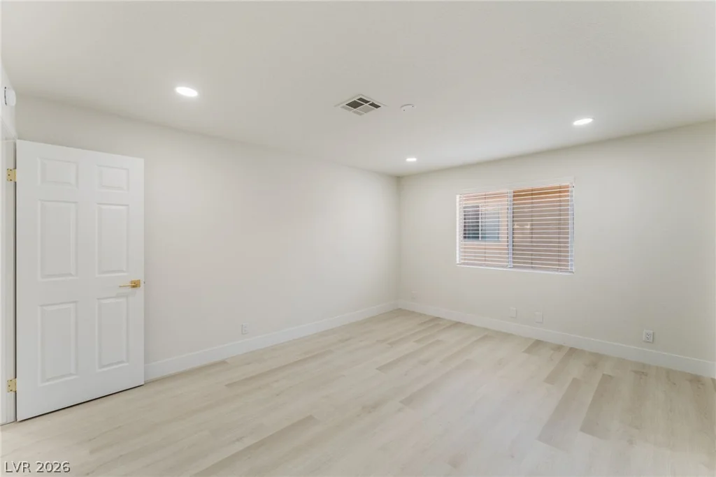 929 Sulphur Springs, Las Vegas, NV 89128