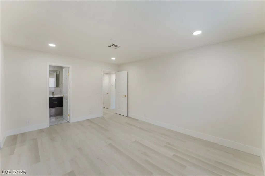 929 Sulphur Springs, Las Vegas, NV 89128