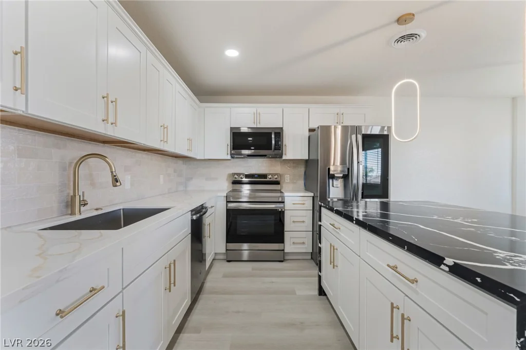 929 Sulphur Springs, Las Vegas, NV 89128