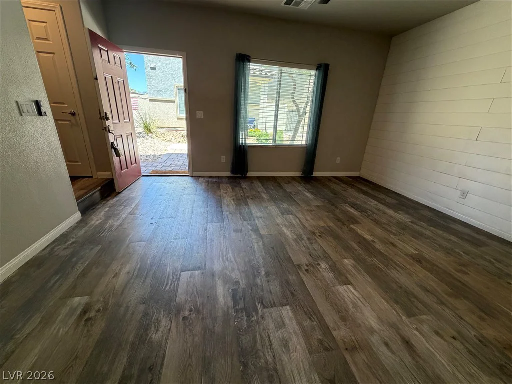 7305 Halo Falls, North Las Vegas, NV 89084