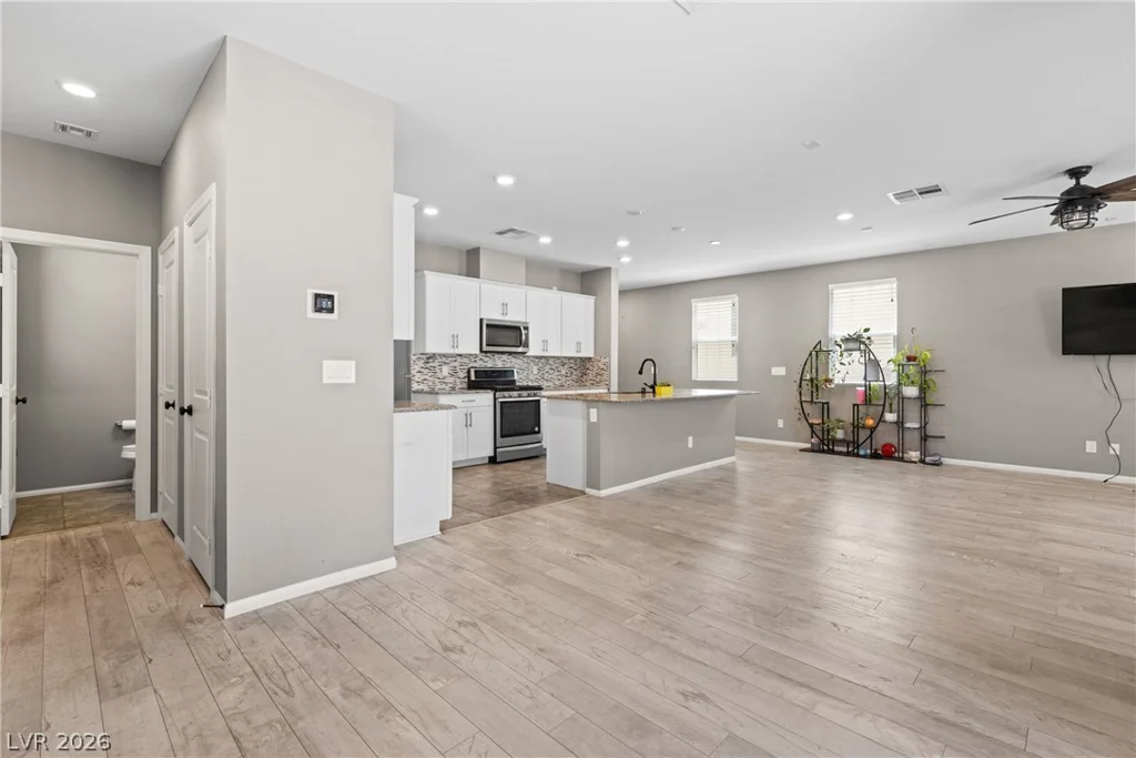 10925 Prudhoe Bay, Las Vegas, NV 89179