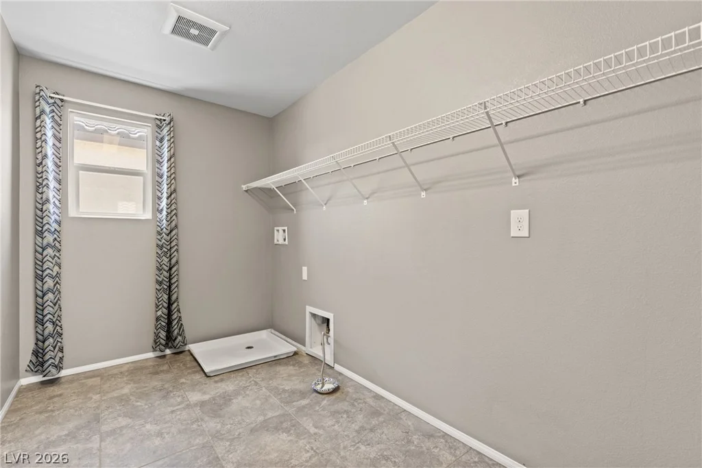 10925 Prudhoe Bay, Las Vegas, NV 89179