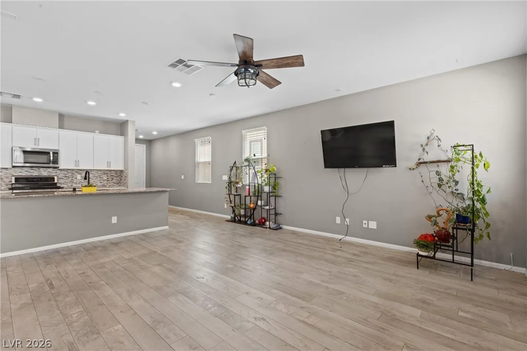 10925 Prudhoe Bay, Las Vegas, NV 89179