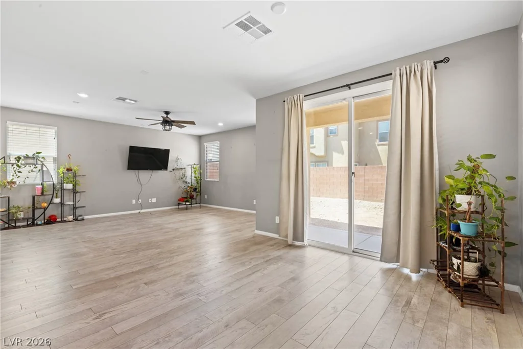 10925 Prudhoe Bay, Las Vegas, NV 89179