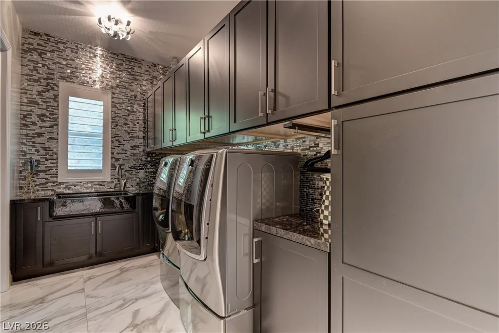 12439 Sky Bluff, Las Vegas, NV 89138