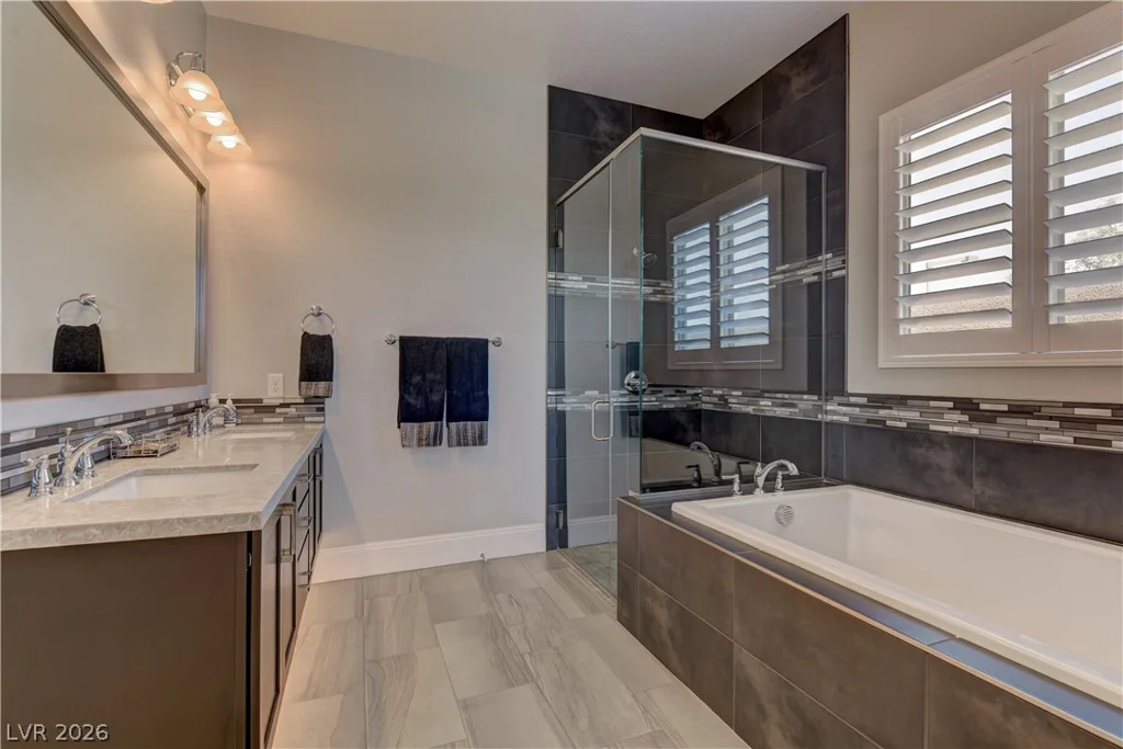 12439 Sky Bluff, Las Vegas, NV 89138