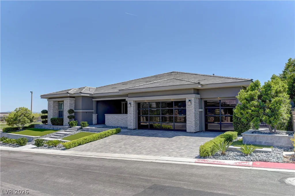 12439 Sky Bluff, Las Vegas, NV 89138