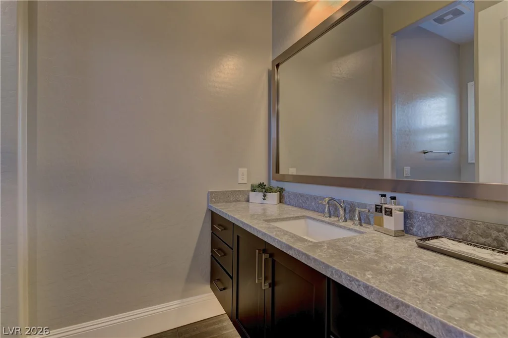 12439 Sky Bluff, Las Vegas, NV 89138