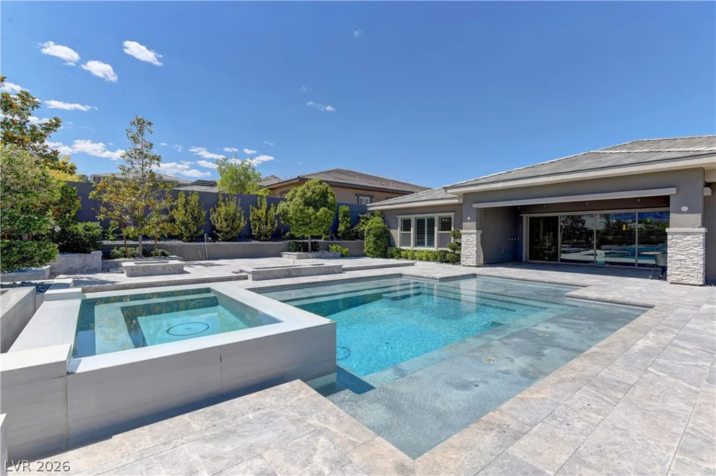 12439 Sky Bluff, Las Vegas, NV 89138