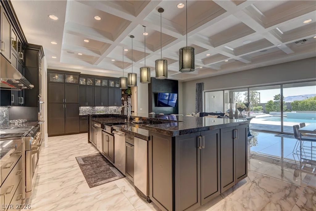 12439 Sky Bluff, Las Vegas, NV 89138
