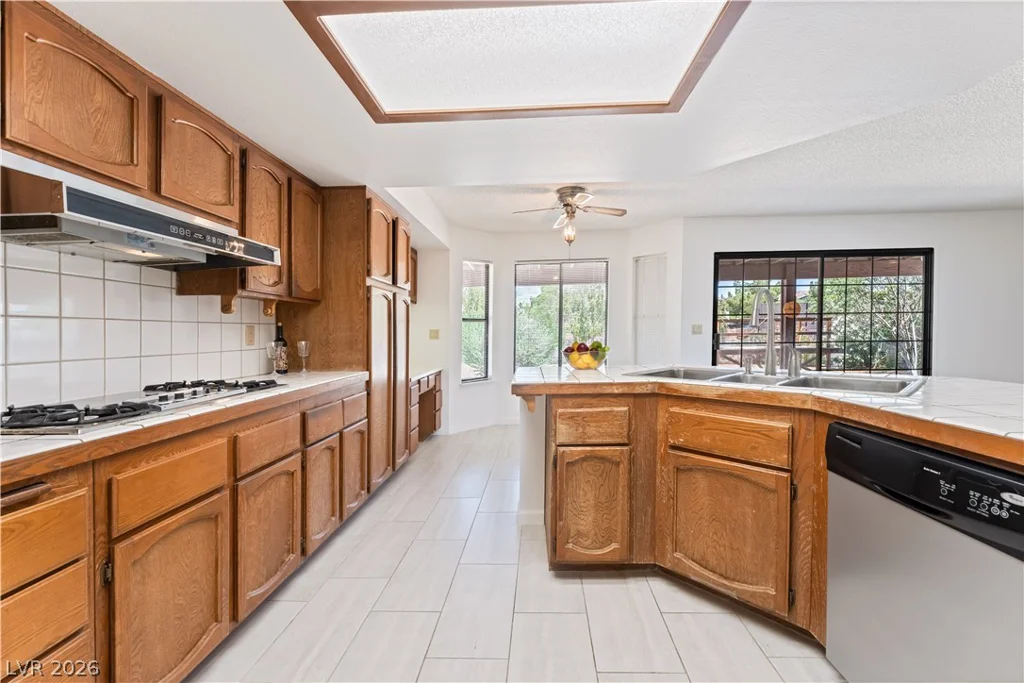 5916 Paseo Del Mar, Las Vegas, NV 89108