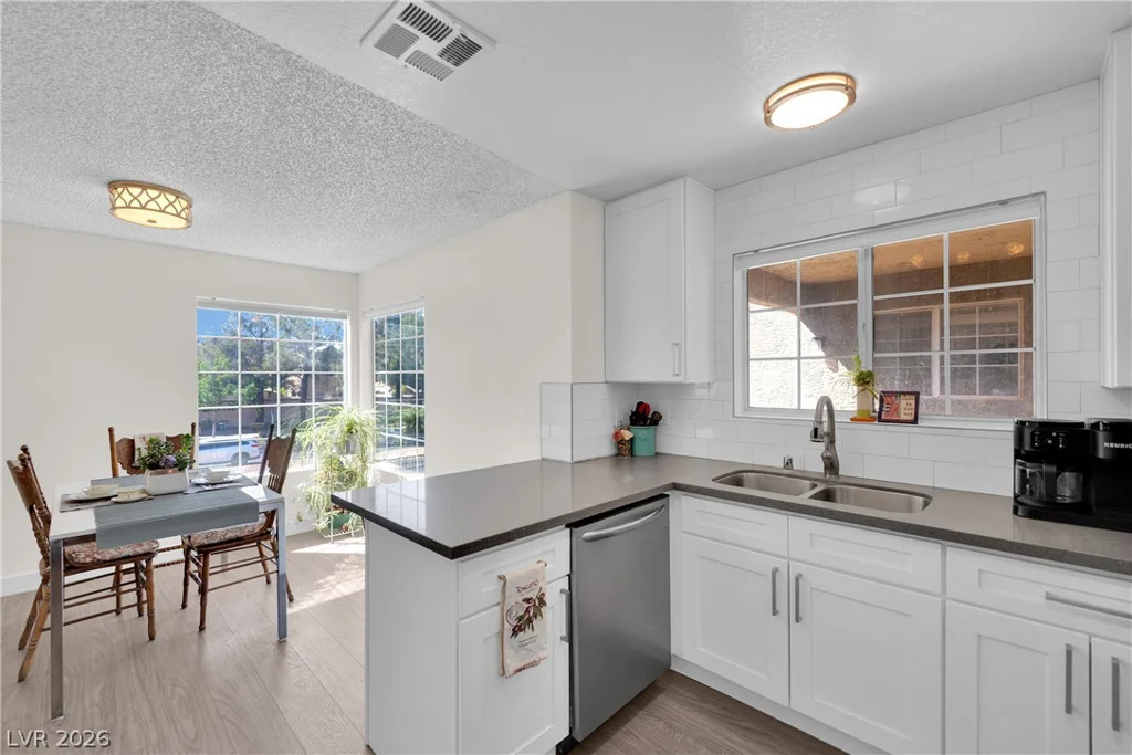 2200 Fort Apache, Las Vegas, NV 89117