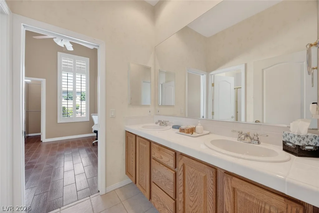 9437 Canyon Mesa, Las Vegas, NV 89144