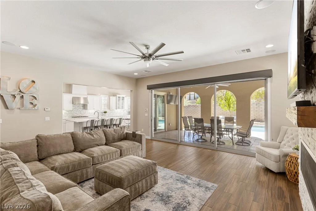 449 Paso De Montana, Las Vegas, NV 89138