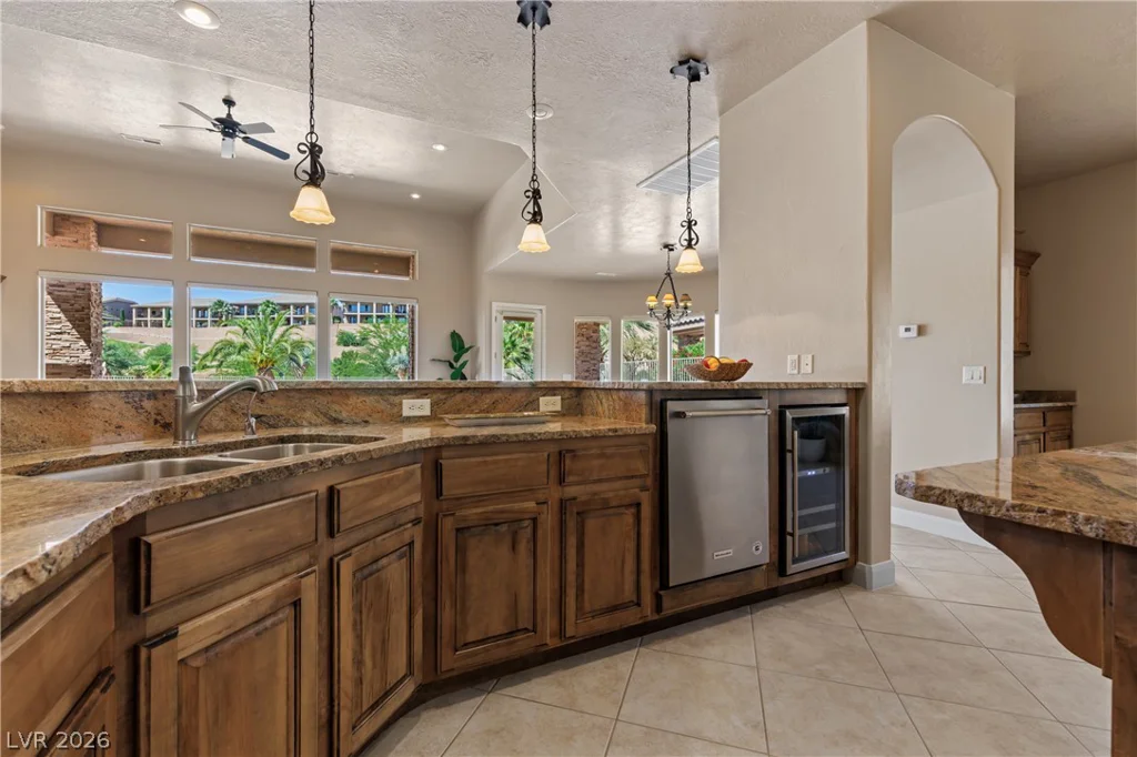 998 Crest View, Mesquite, NV 89027