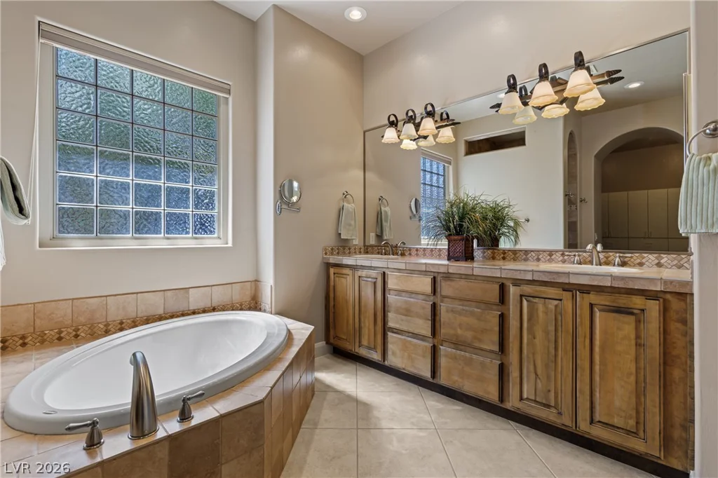 998 Crest View, Mesquite, NV 89027