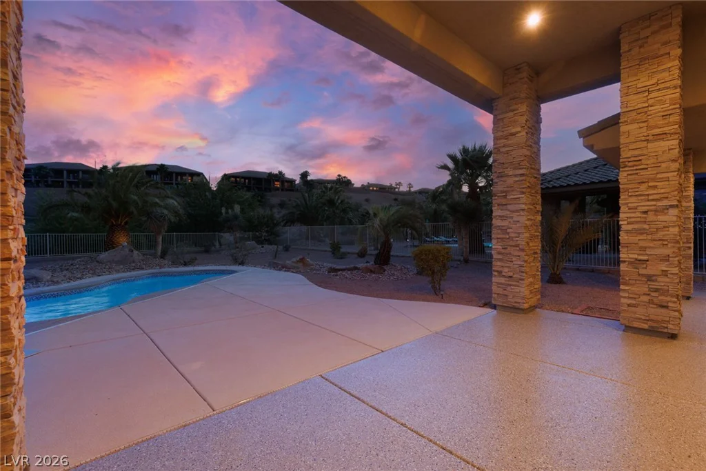 998 Crest View, Mesquite, NV 89027