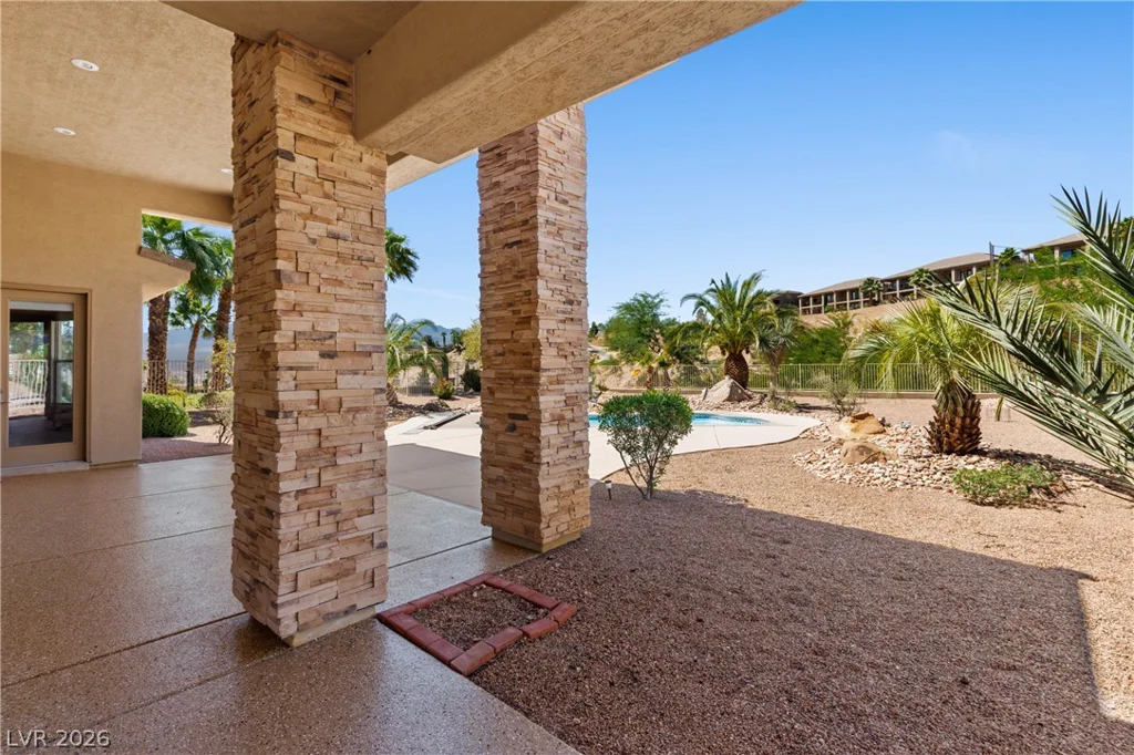 998 Crest View, Mesquite, NV 89027