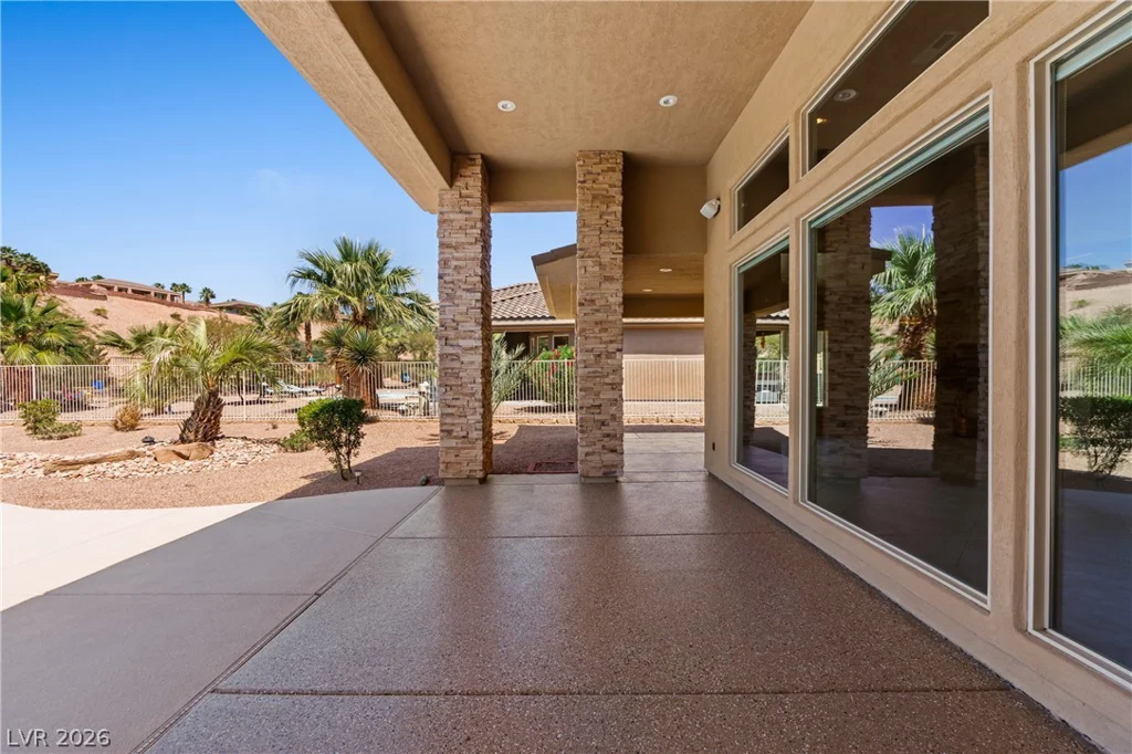 998 Crest View, Mesquite, NV 89027