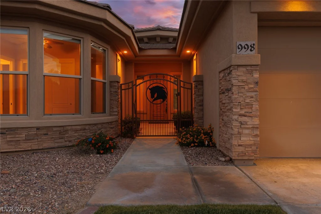 998 Crest View, Mesquite, NV 89027