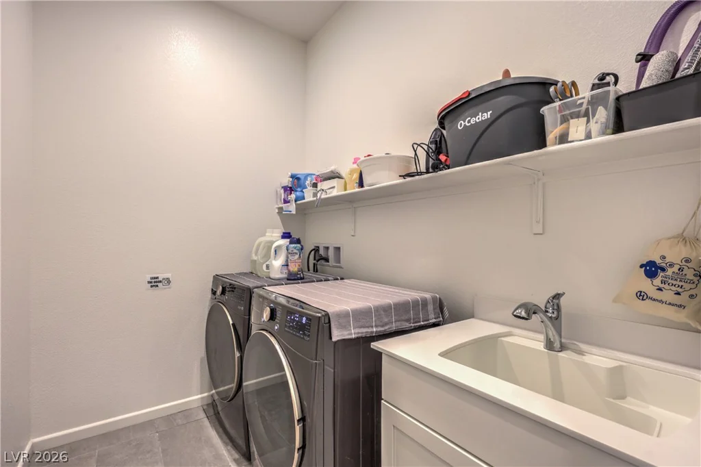 8935 Cassia Winds, Las Vegas, NV 89166