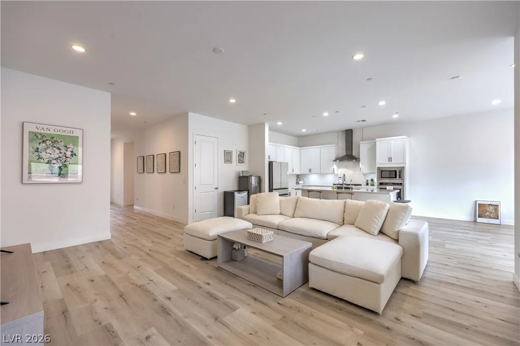 8935 Cassia Winds, Las Vegas, NV 89166
