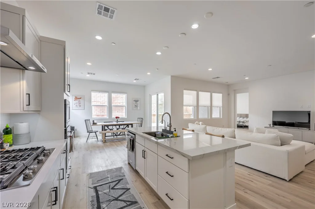 8935 Cassia Winds, Las Vegas, NV 89166
