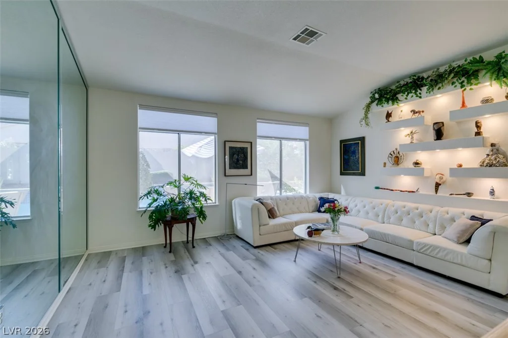 7813 Waterfalls, Las Vegas, NV 89128