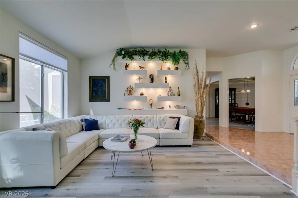 7813 Waterfalls, Las Vegas, NV 89128