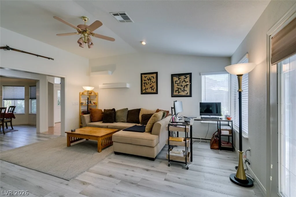 7813 Waterfalls, Las Vegas, NV 89128