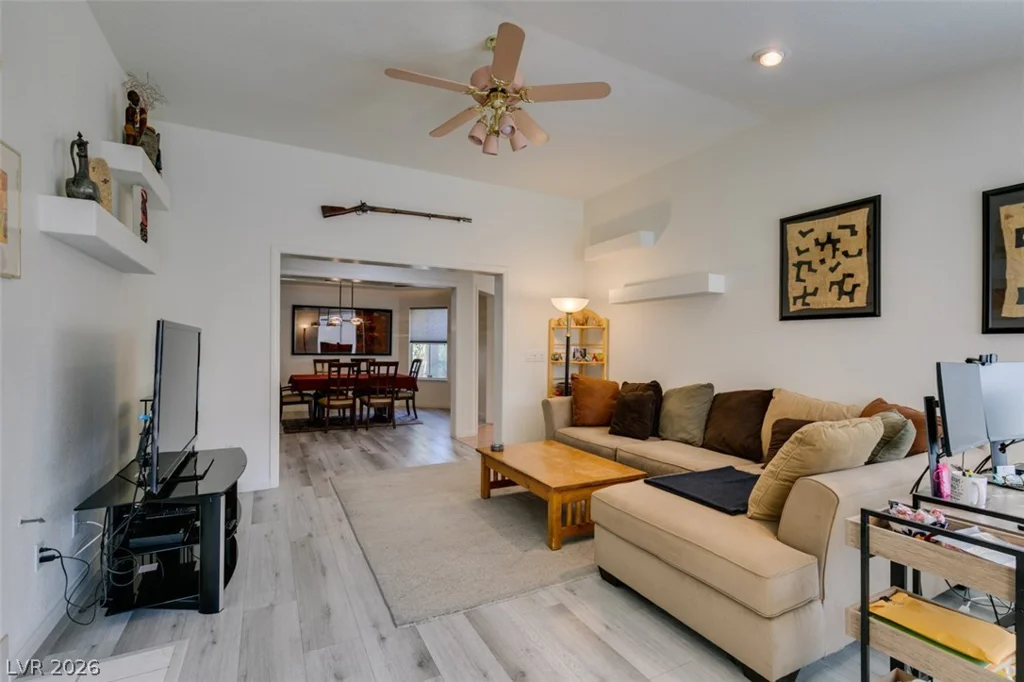 7813 Waterfalls, Las Vegas, NV 89128