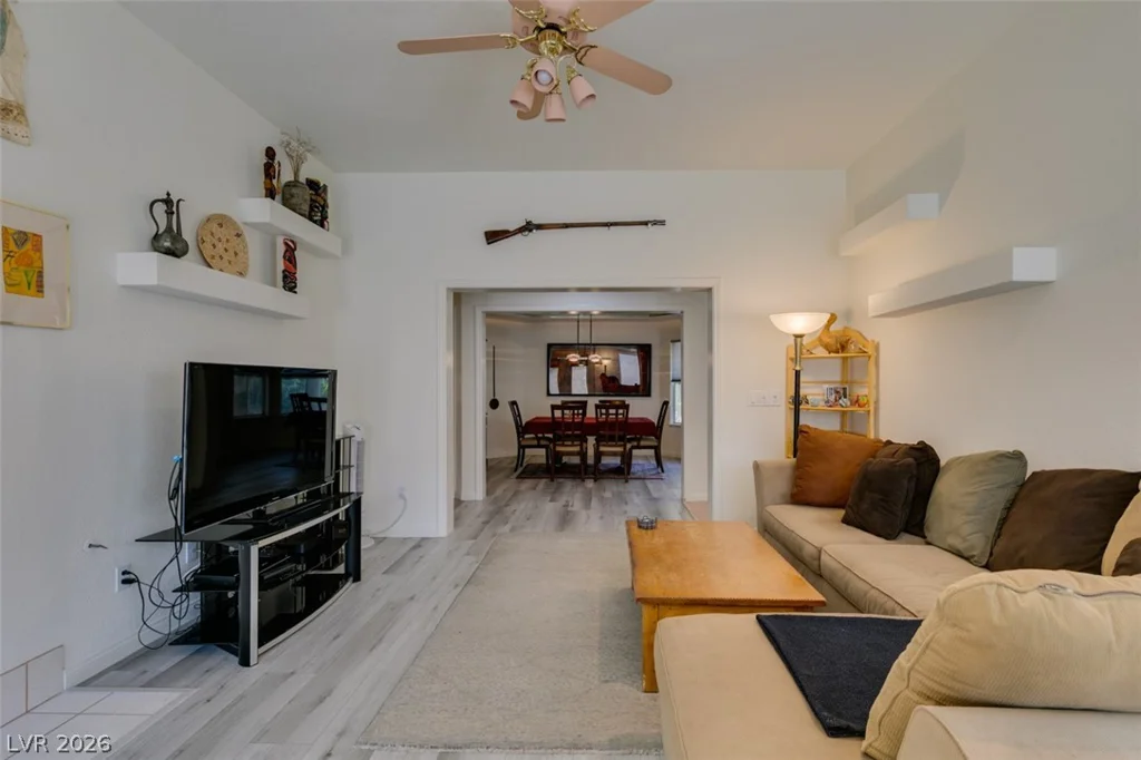 7813 Waterfalls, Las Vegas, NV 89128
