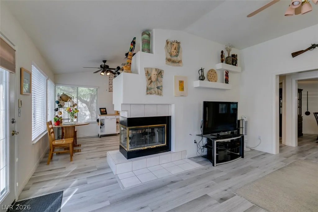 7813 Waterfalls, Las Vegas, NV 89128