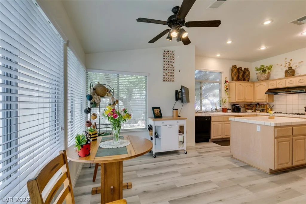 7813 Waterfalls, Las Vegas, NV 89128