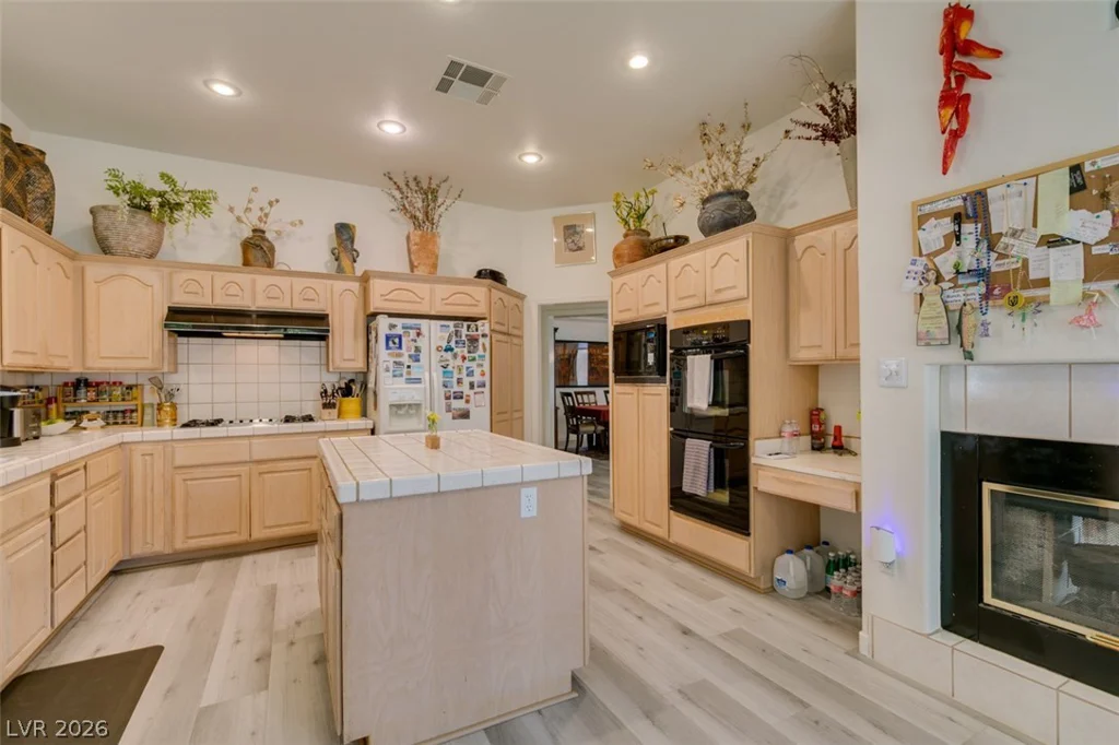 7813 Waterfalls, Las Vegas, NV 89128